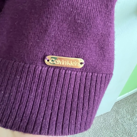 Calvin Klein top - Picture 3 of 4